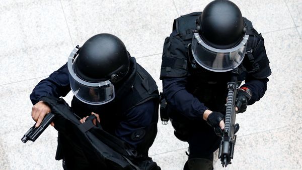 Сотрудники правоохранительных органов во время спецоперации, фото из архива - Sputnik Азербайджан