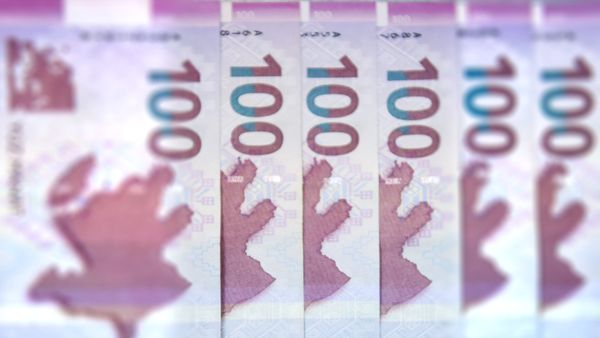 100 manatlıq əskinazlar 100 manatlıq əskinazlar - Sputnik Азербайджан