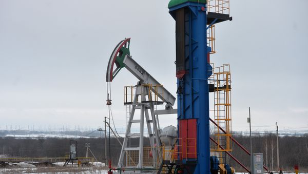 Нефтяной станок-качалка, фото из архива - Sputnik Азербайджан