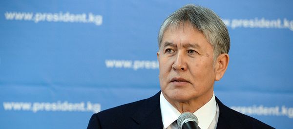 Президент Кыргызстана Алмазбек Атамбаев - Sputnik Азербайджан