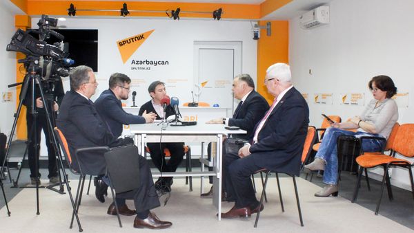 Сорок восьмое заседание Клуба политологов Южный Кавказ на тему Итоги визита премьер-министра Израиля Биньямина Нетаньяху в Азербайджан - Sputnik Азербайджан