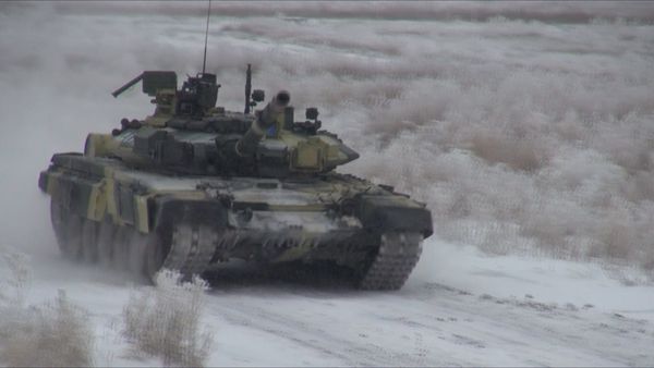Найти и уничтожить: танкисты расправились с условным противником - Sputnik Азербайджан