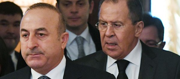 Министр иностранных дел РФ Сергей Лавров (справа) и министр иностранных дел Турции Мевлют Чавушоглу, фото из архива - Sputnik Азербайджан