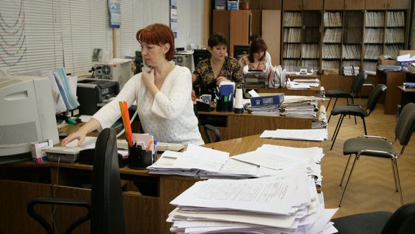 Офисные работники, фото из архива - Sputnik Азербайджан