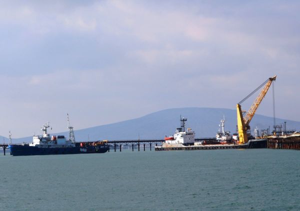 Специальный штаб продолжает поиск пропавших нефтяников - Sputnik Азербайджан