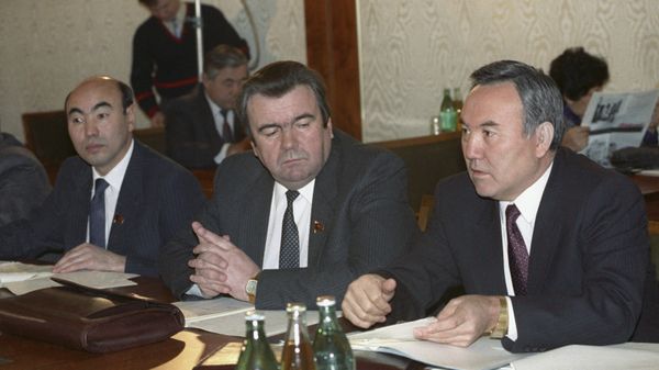 Президент Киргизии А.А. Акаев, Президент Молдовы М. Снегур и Президент Казахстана Н.А. Назарбаев. - Sputnik Азербайджан