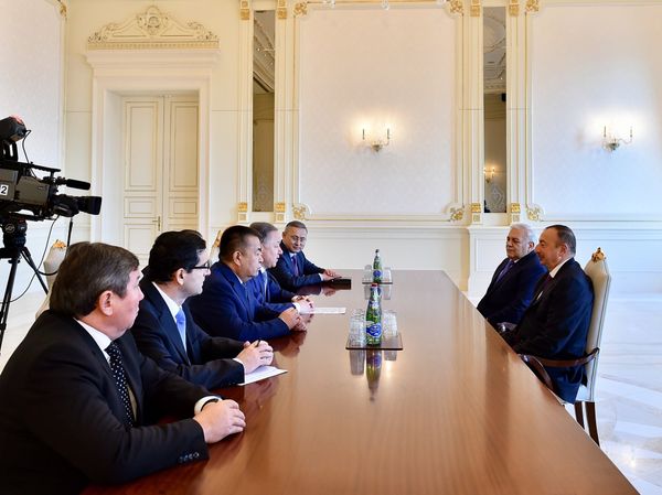 Президент Ильхам Алиев принял председателей парламентов Турции, Казахстана и Кыргызстана  - Sputnik Азербайджан