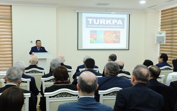 Председатель Жогорку Кенеша Кыргызской Республики Чыныбай Турсунбеков - Sputnik Азербайджан