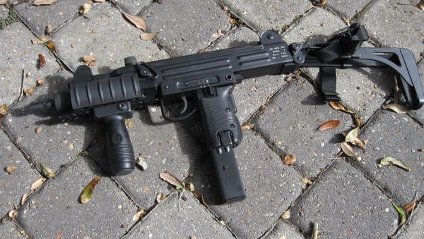 Пистолет-пулемет UZI, фото из архива - Sputnik Азербайджан