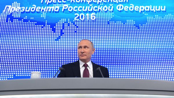 Двенадцатая ежегодная большая пресс-конференция президента РФ Владимира Путина - Sputnik Азербайджан