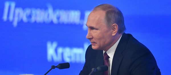 Двенадцатая ежегодная большая пресс-конференция президента РФ Владимира Путина - Sputnik Азербайджан