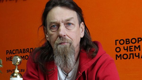 Бывший пилот гражданской авиации Алексей Одаренко - Sputnik Азербайджан
