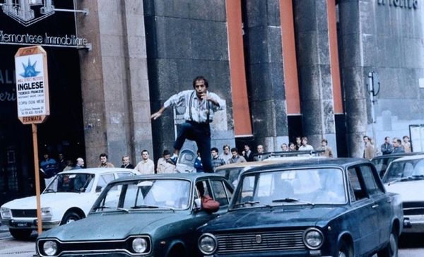 Челентано в фильме Бинго-Бонго (1982 год) - Sputnik Азербайджан