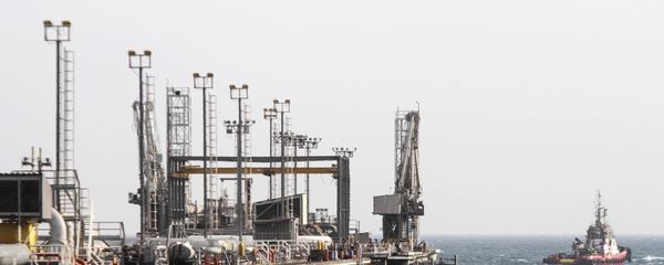 Добыча газа на острове Харк, Иран, 23 февраля 2016 года - Sputnik Азербайджан