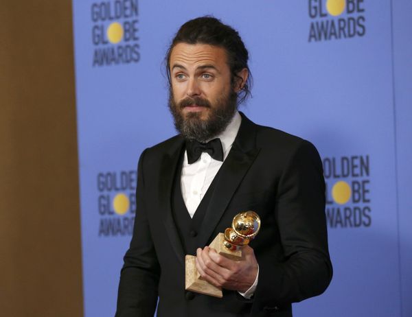 В номинации Лучшая мужская роль в драматическом фильме победил актер Кейси Аффлек, который сыграл главную роль в драме Манчестер у моря - Sputnik Азербайджан