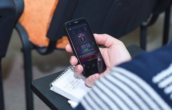 Пресс-конференция на тему Помогут ли выделенные линии для автобусов решить проблему пробок? - Sputnik Азербайджан
