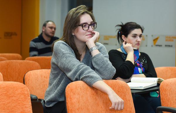 Пресс-конференция на тему Помогут ли выделенные линии для автобусов решить проблему пробок? - Sputnik Азербайджан