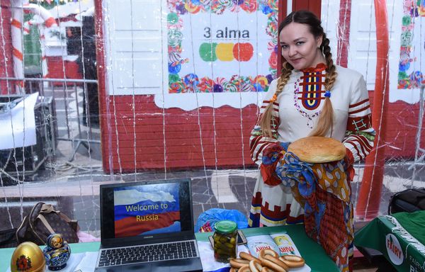 Фестиваль культур Global Village 2017 на Площади фонтанов - Sputnik Азербайджан