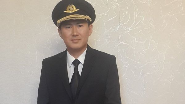 Сотрудник одной из кыргызстанских авиакомпаний Турар Исмаилов - Sputnik Азербайджан