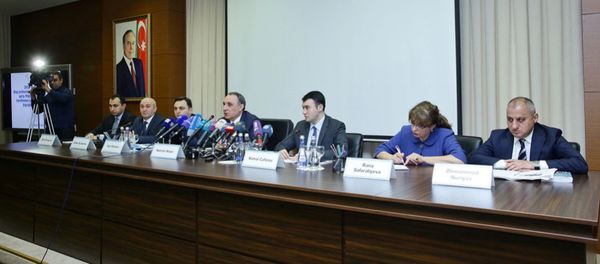 Пресс-конференция, посвященная итогам деятельности Главного управления по борьбе с коррупцией при Генеральном прокуроре в сфере борьбы с коррупцией в 2016 году - Sputnik Азербайджан