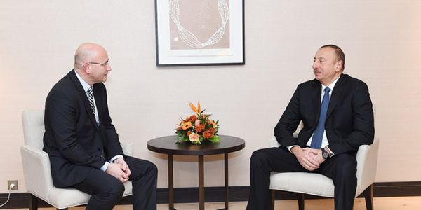 Встреча президента Ильхам Алиев с главой P&G Europe Гери Эдрю Кумбе - Sputnik Азербайджан