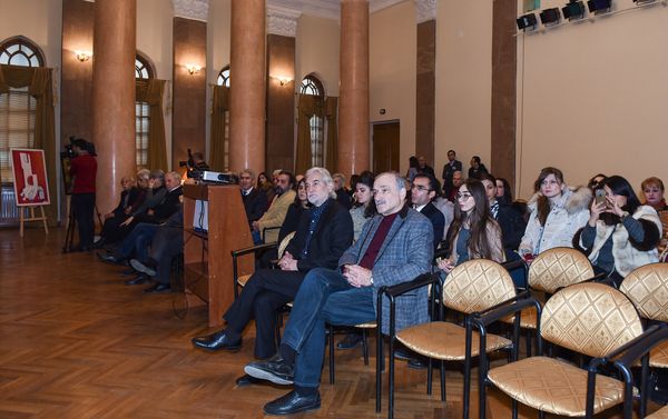 В мероприятии приняли участие высокопоставленные лица, деятели культуры и искусства, студенты различных вузов страны и представители СМИ. - Sputnik Азербайджан