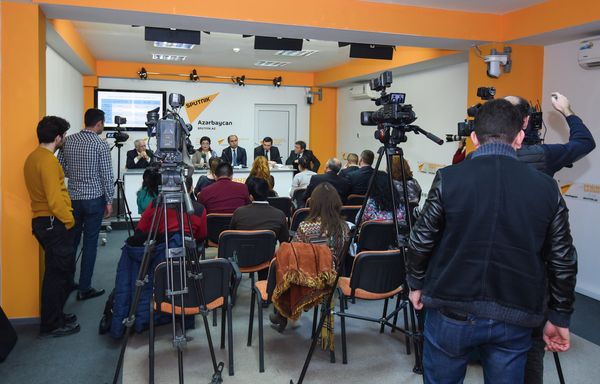 Пресс-конференция на тему Новые правила проведения выпускных экзаменов для IX классов: что они дадут? - Sputnik Азербайджан