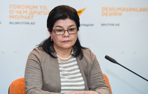 Представитель Министерства образования АР, Государственного экзаменационного центра АР Афига Батыева - Sputnik Азербайджан