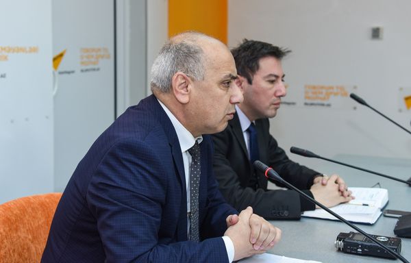 Пресс-конференция на тему Решение социальных проблем лиц, пострадавших в результате событий 20 января 1990 года  - Sputnik Азербайджан