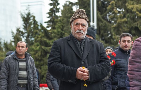 День всенародной скорби в связи с 20 Января на Аллее Шехидов - Sputnik Азербайджан