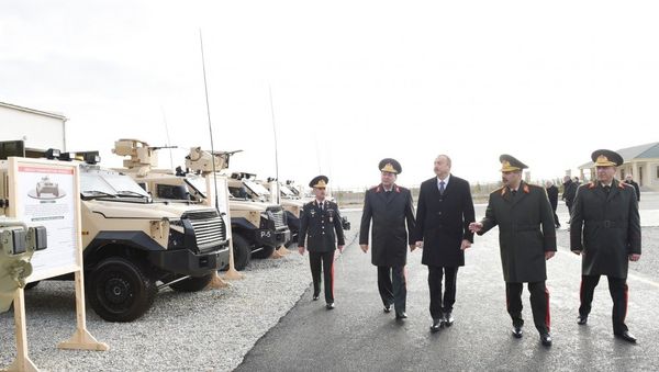 Президент, принял участие в открытии нового военного городка Н-ской воинской части Министерства обороны - Sputnik Азербайджан