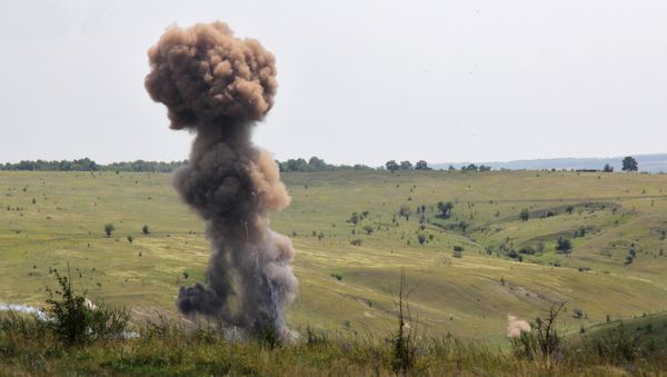 Уничтожение боеприпасов, фото из архива - Sputnik Азербайджан