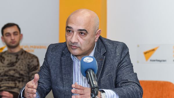 Политолог Тофик Аббасов - Sputnik Азербайджан