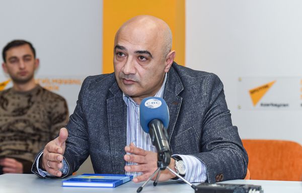 Политолог Тофик Аббасов - Sputnik Азербайджан