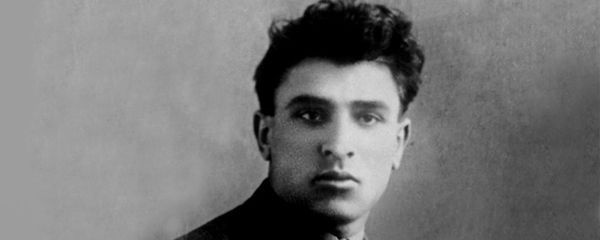 Поэт Микаил Мушфиг Поэт Микаил Мушфиг - Sputnik Азербайджан