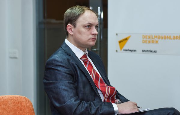 Пресс-конференция на тему Ситуация на рынке автомобилей: сколько будет длиться простой? - Sputnik Азербайджан