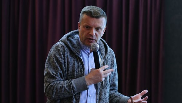 Журналист, телеведущий, режиссёр и актёр, Леонид Парфенов - Sputnik Азербайджан