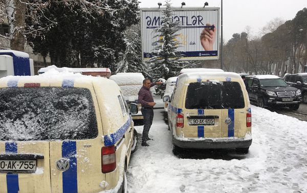 Обильный снегопад в Баку - Sputnik Азербайджан