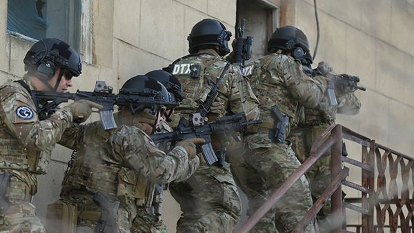 Сотрудники Службы государственной безопасности Азербайджана в ходе антитеррористической операции - Sputnik Азербайджан