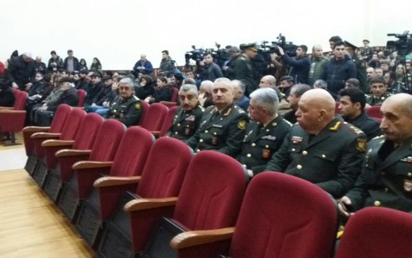 Церемония прощания с шехидом Чингизом Гурбановым в Баку - Sputnik Азербайджан