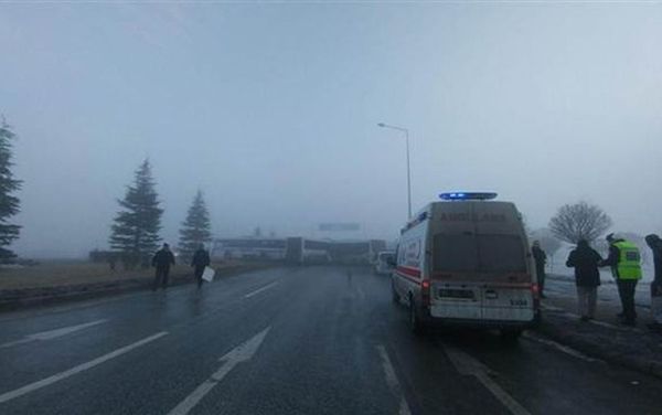 В Турции произошла цепная авария с участием 40 автомобилей - Sputnik Азербайджан
