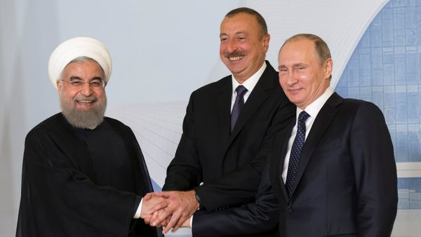 Трехсторонняя встреча президентов России, Ирана и Азербайджана в Баку. 8 августа 2016 года - Sputnik Азербайджан