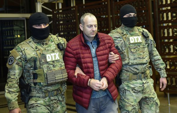 Российско-израильский блогер Александр Лапшин в бакинском аэропорту - Sputnik Азербайджан