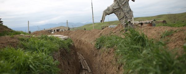 Окопы в зоне карабахского конфликта, фото из архива - Sputnik Азербайджан