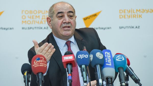 Пресс-конференция директора Центра Республиканской сейсмологической службы Гурбана Етирмишли на тему Сейсмологическая ситуация в Азербайджане - Sputnik Азербайджан