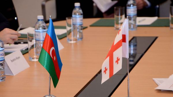 Заседание совместной азербайджано-грузинской комиссии по вопросам международных автомобильных связей, Баку, 9 февраля 2017 года - Sputnik Азербайджан