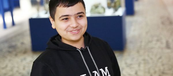 Азербайджанский певец, финалист всемирно известного проекта в России Голос Дети-3 Азер Насибов - Sputnik Азербайджан