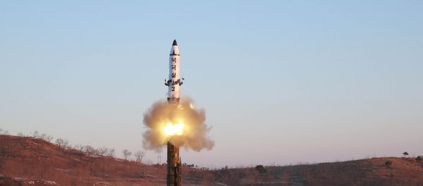 Тестовый запуск баллистической ракеты Пуккыксон-2, фото из архива - Sputnik Азербайджан