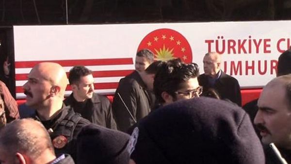 Охранник президента Турции Реджепа Тайипа Эрдогана сбил охранника главы государства - Sputnik Азербайджан