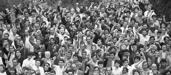 Митинг в Ереване в поддержку решения о выводе нагорного Карабаха из состава Азербайджана - Sputnik Азербайджан